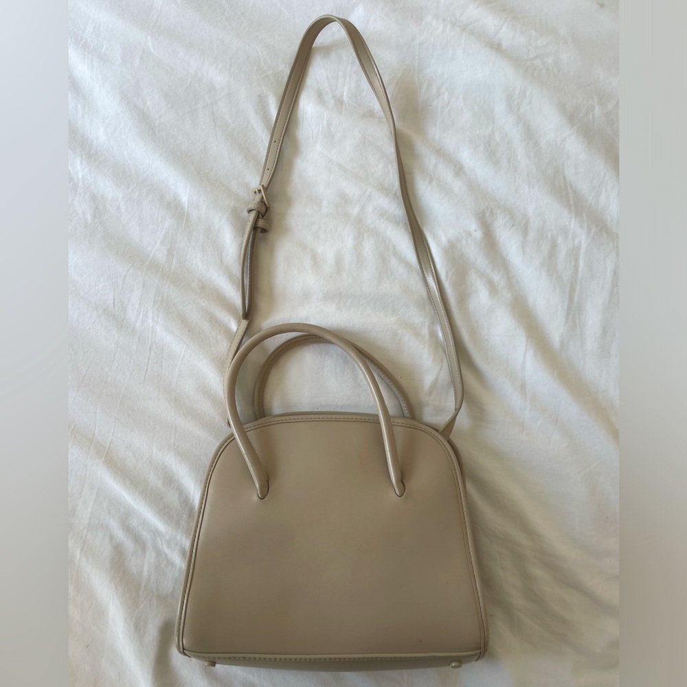 Cream handbag w/ detachable straps